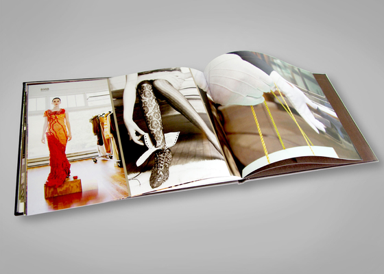 128 g/m² 140 g/m² 157 g/m² Luxus-Hardcover-Buchdruckkunst-Couchtisch-Fotobuch