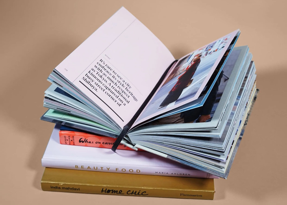128 g/m² 140 g/m² 157 g/m² Luxus-Hardcover-Buchdruckkunst-Couchtisch-Fotobuch