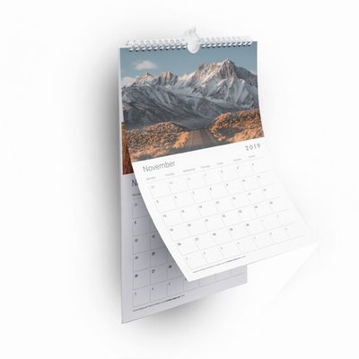 Benutzerdefinierter Wandkalender aus Kraftpapier, der einen personalisierten Wandkalender mit Gewinde bedruckt