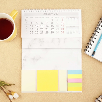 C1S Art Paper Kundenspezifischer Kalender, der vollfarbige Kalender für das Marketing druckt