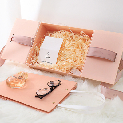 4C 6C Vollfarbiger starrer Karton Pink Cosmetc Geschenkbox mit Band
